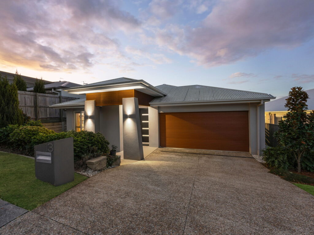 13 Thomas Court, Augustine Heights, QLD 4300