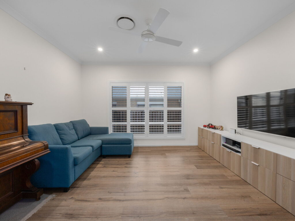 13 Thomas Court, Augustine Heights, QLD 4300