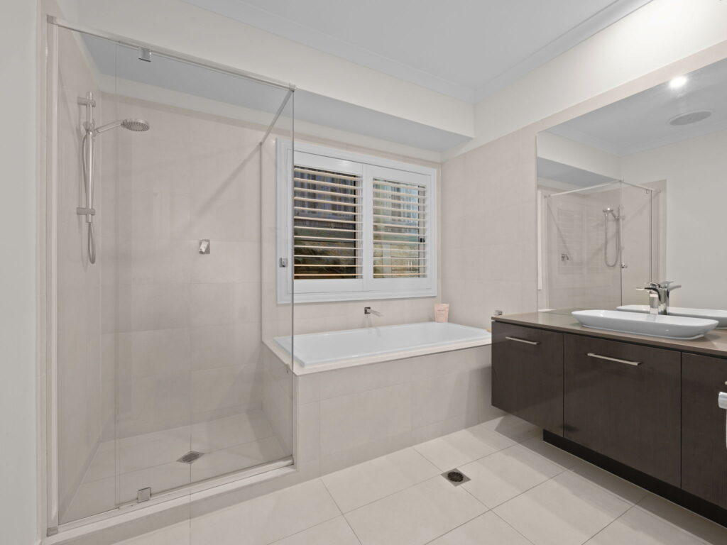 13 Thomas Court, Augustine Heights, QLD 4300