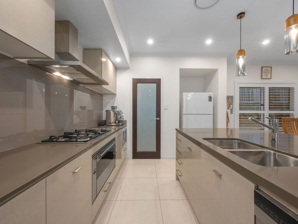 13 Thomas Court, Augustine Heights, QLD 4300
