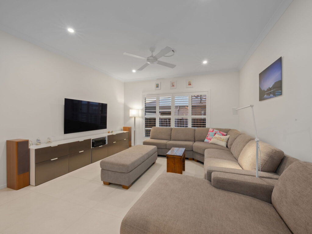 13 Thomas Court, Augustine Heights, QLD 4300