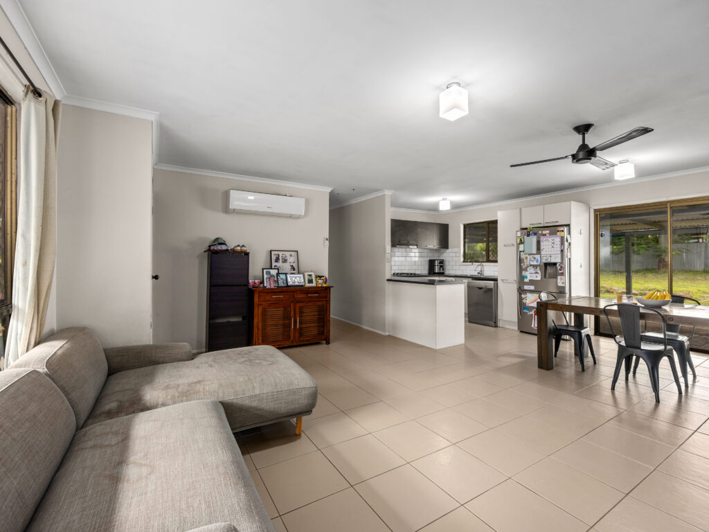 16 Cudgee Street, Redbank Plains, QLD 4301
