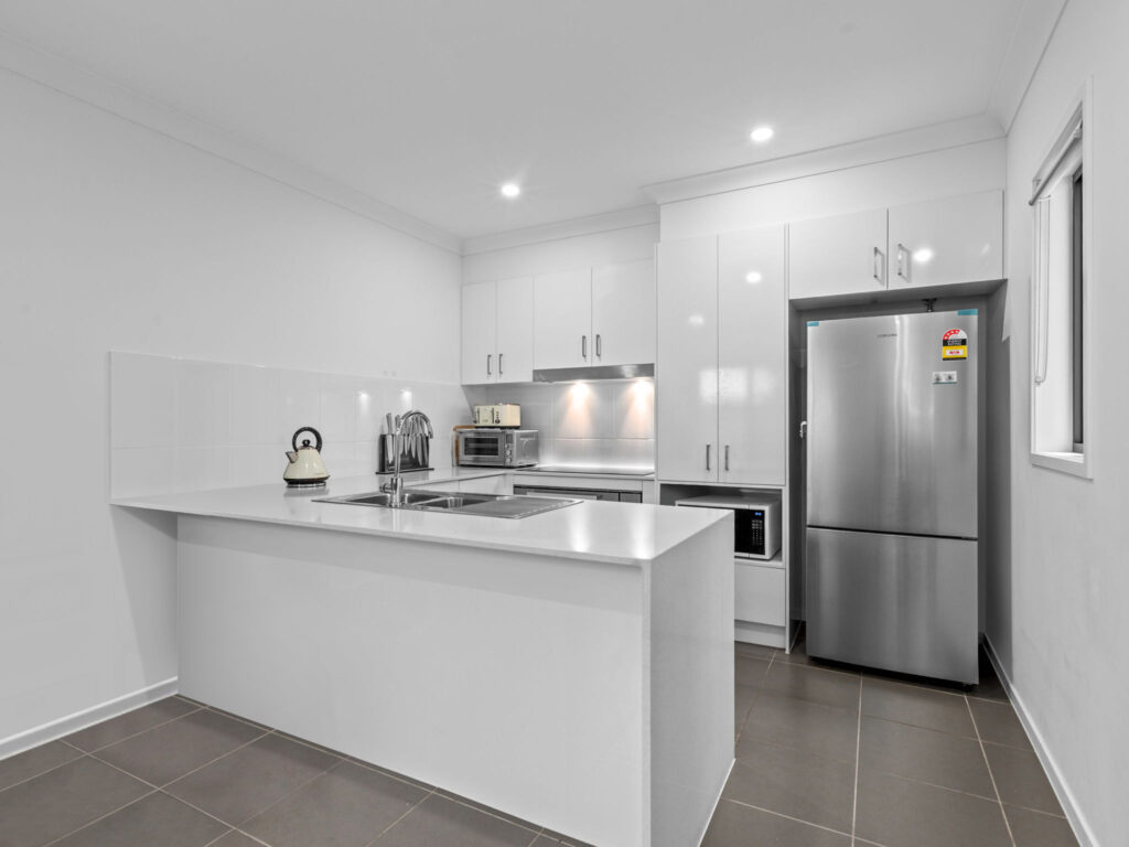 2/163 Douglas Street, Oxley, QLD 4075