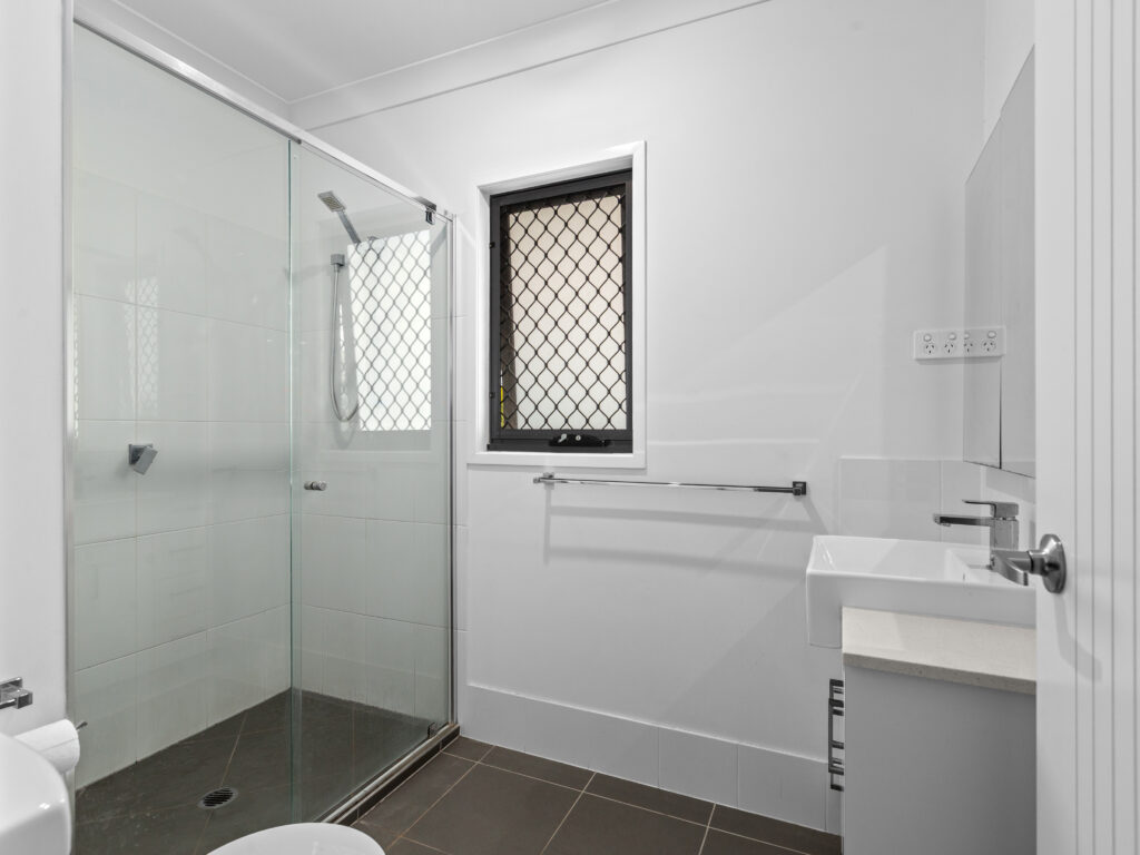 2/163 Douglas Street, Oxley, QLD 4075
