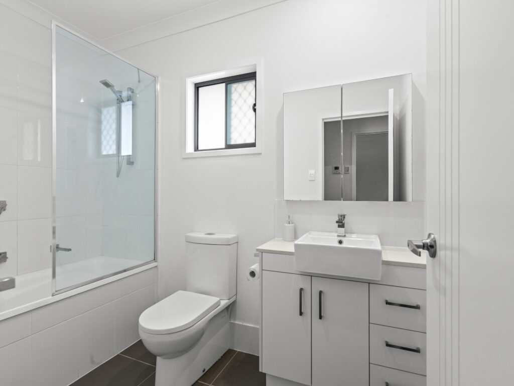 2/163 Douglas Street, Oxley, QLD 4075