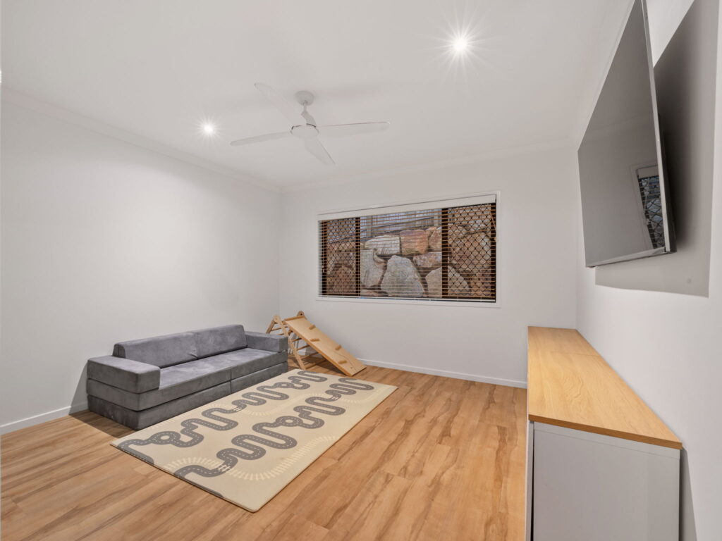 House-Deebing Heights-QLD-R2-4607486