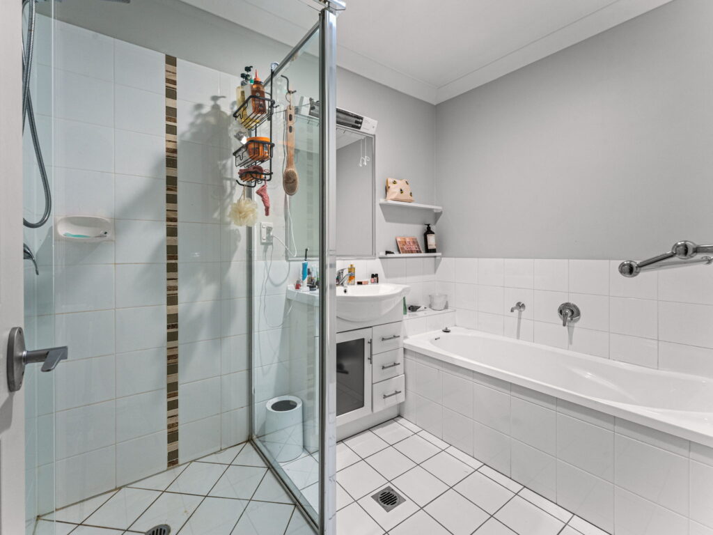 2/3 Boscawan Crescent, Bellbird Park, QLD 4300