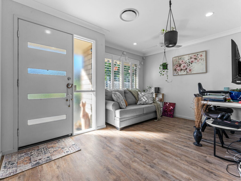 2/3 Boscawan Crescent, Bellbird Park, QLD 4300