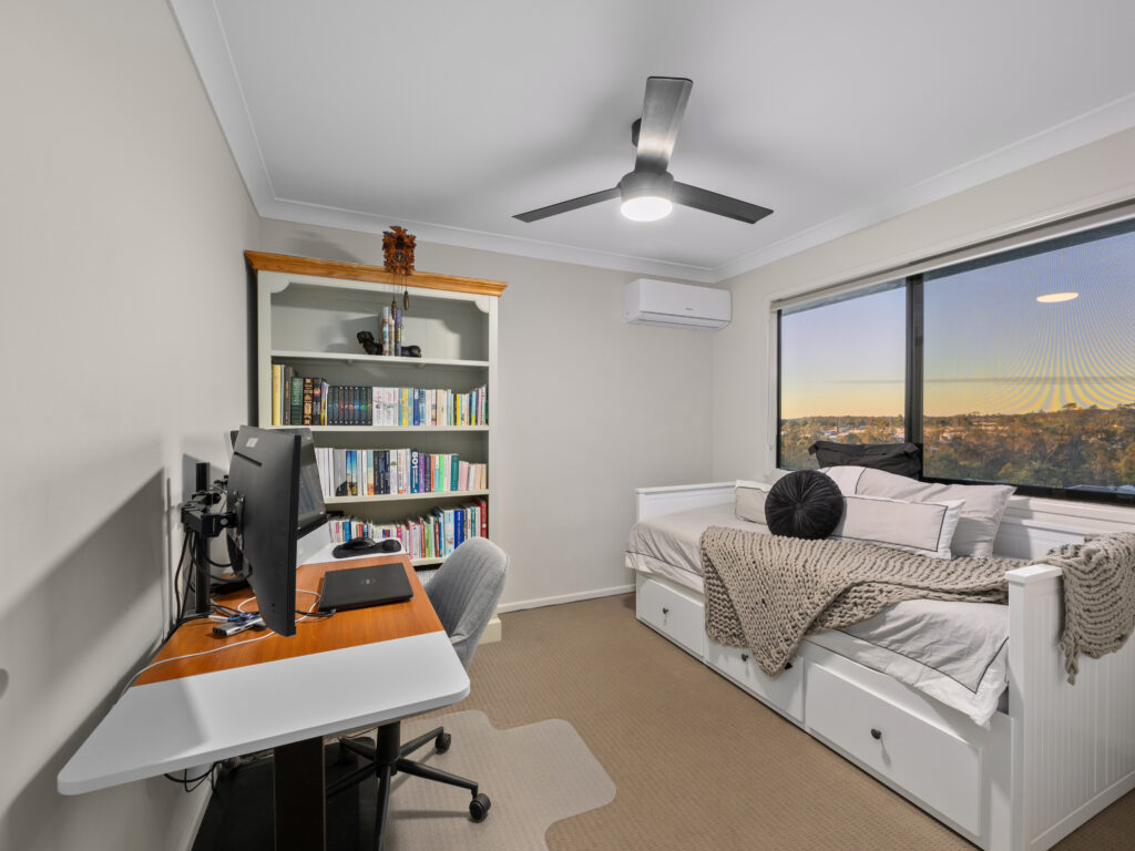 18 Aristotle Avenue, Augustine Heights, QLD 4300