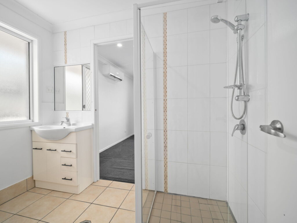 3 Hillier Court, Flinders View, QLD 4305
