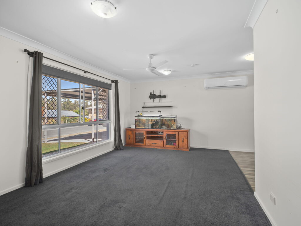 3 Hillier Court, Flinders View, QLD 4305