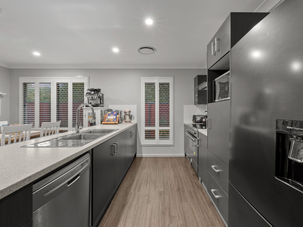 23 Makepeace Place, Bellbowrie, QLD 4070
