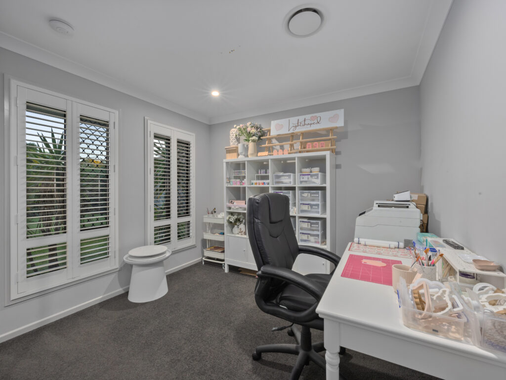 23 Makepeace Place, Bellbowrie, QLD 4070