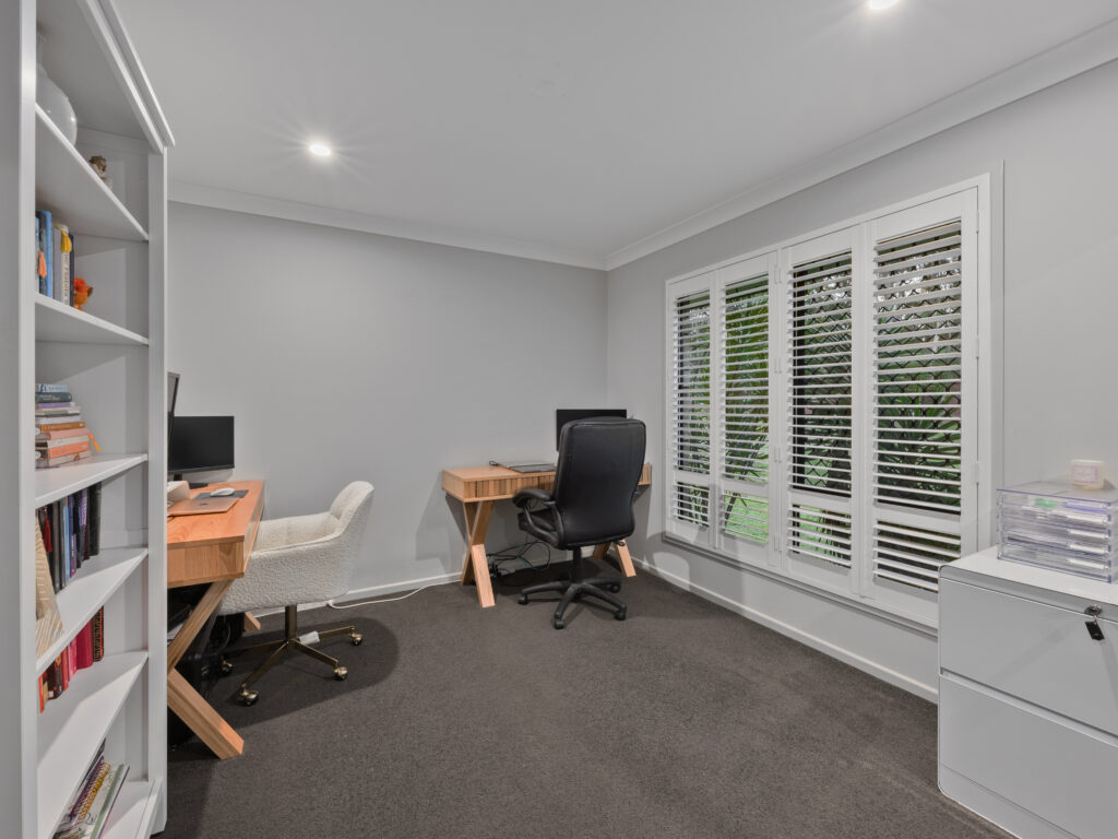 23 Makepeace Place, Bellbowrie, QLD 4070