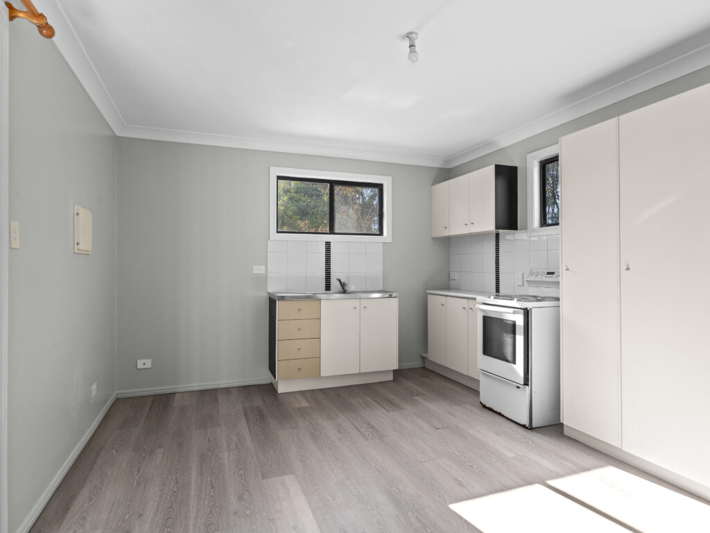 18 Challenge Avenue, Kensington Grove, QLD 4341