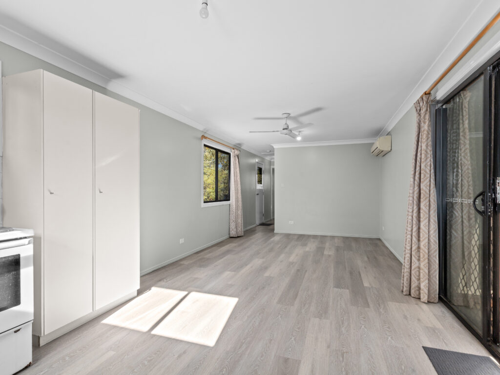 18 Challenge Avenue, Kensington Grove, QLD 4341
