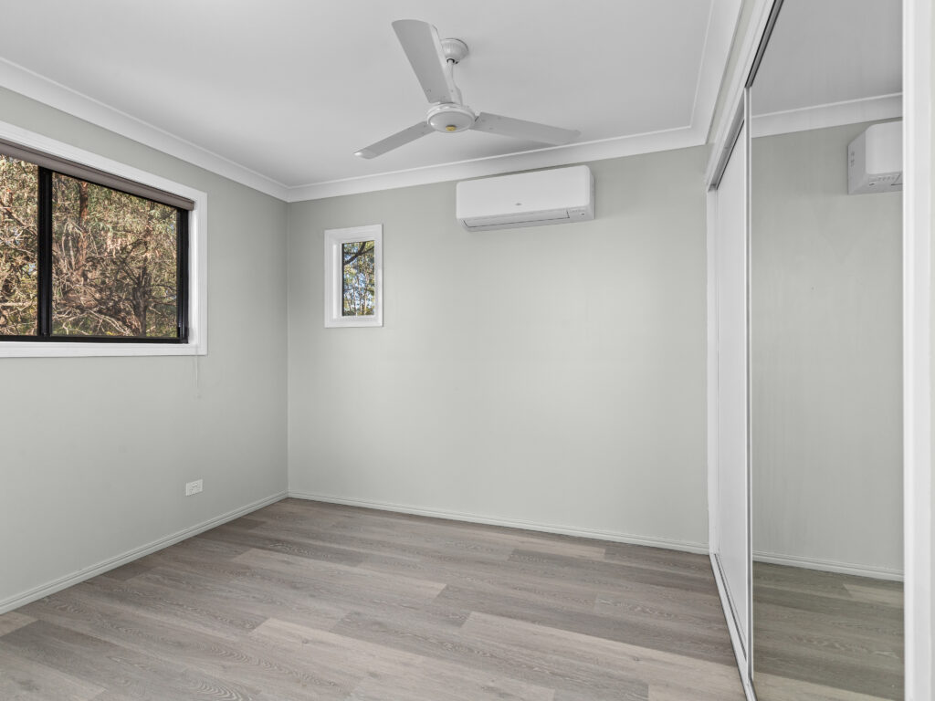18 Challenge Avenue, Kensington Grove, QLD 4341