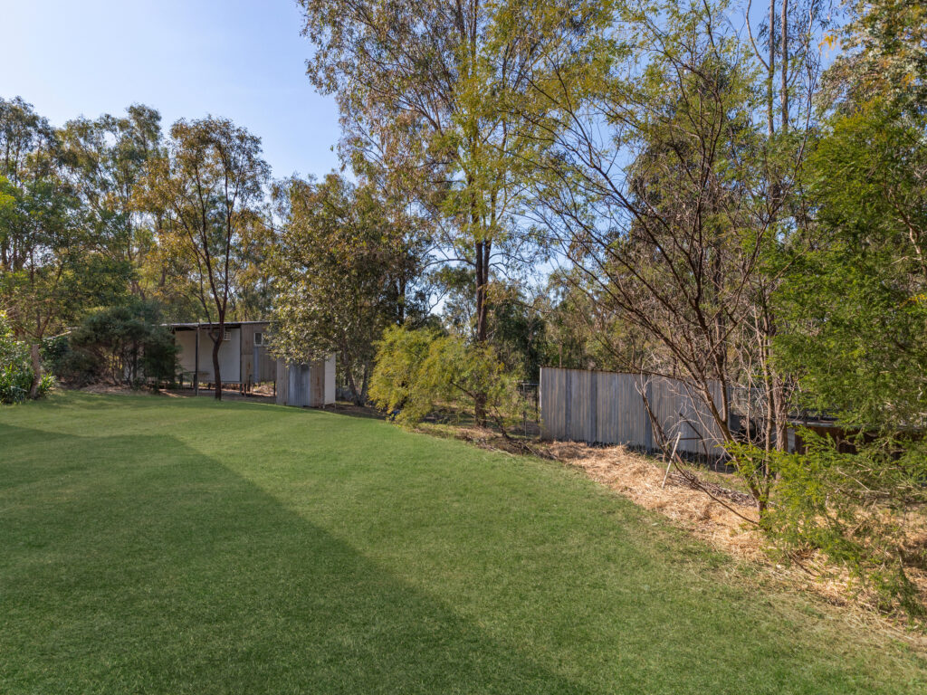 18 Challenge Avenue, Kensington Grove, QLD 4341