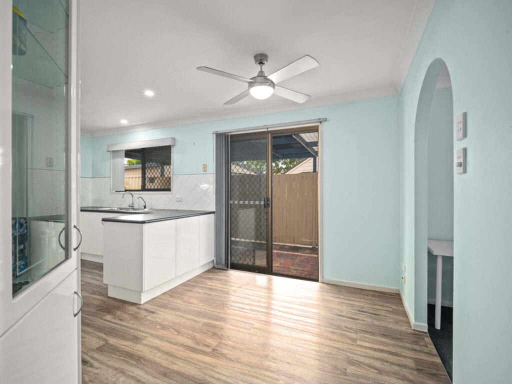 8 Salix Court, Crestmead, QLD 4132