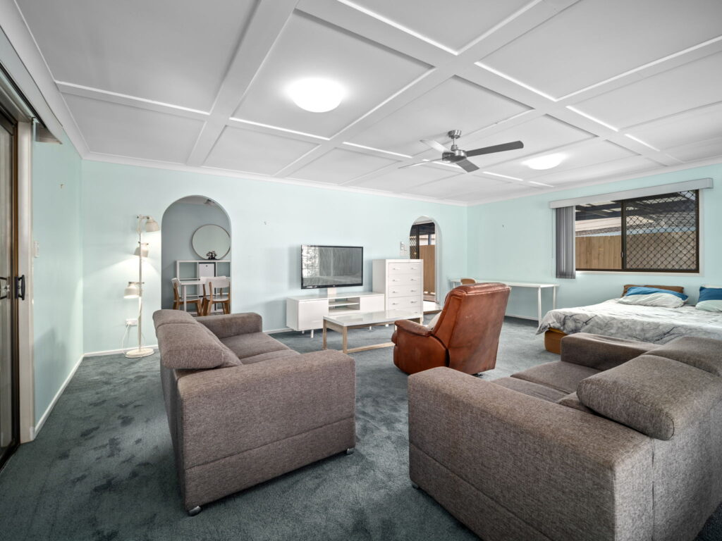 8 Salix Court, Crestmead, QLD 4132