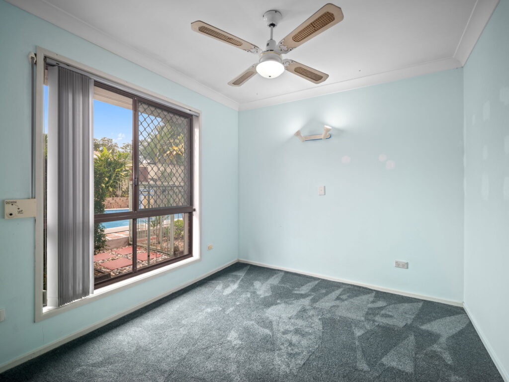 8 Salix Court, Crestmead, QLD 4132