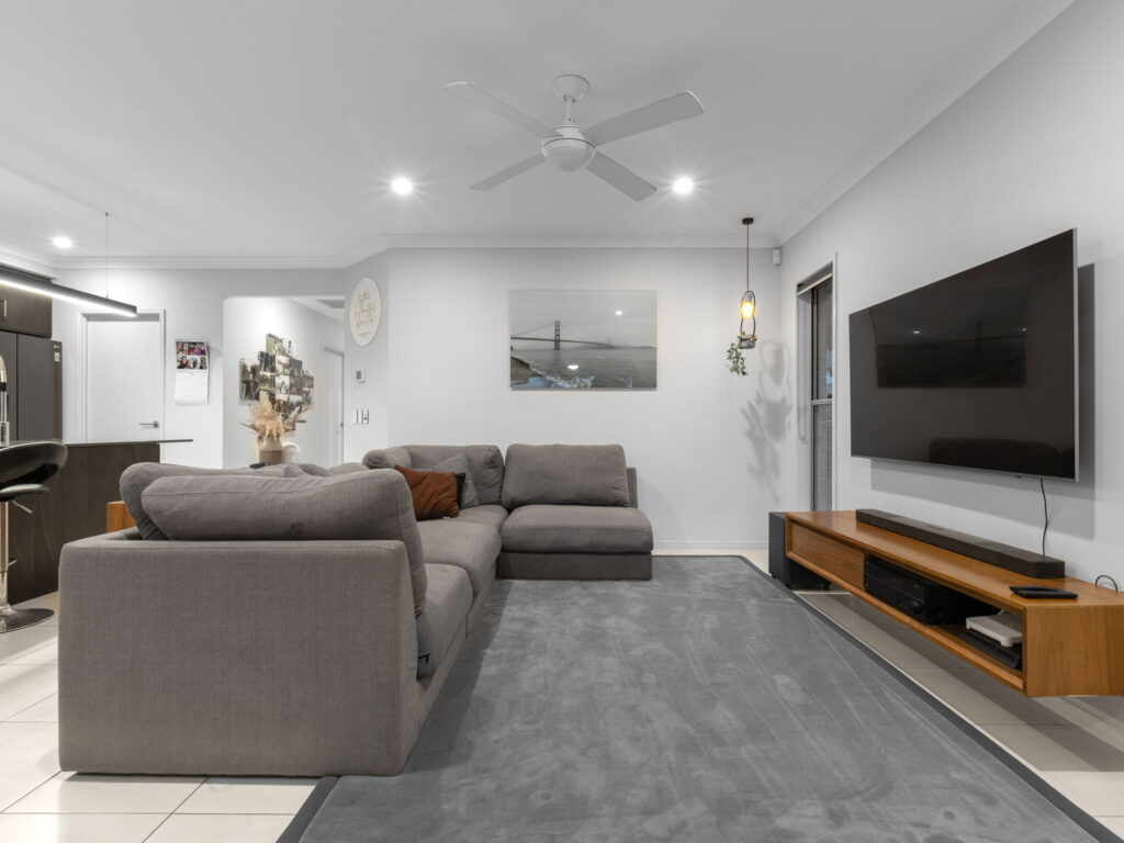 2 O’connor Court, Augustine Heights, QLD 4300