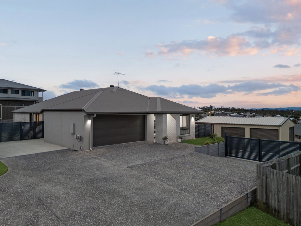 27 Rawlings Road, Deebing Heights, QLD 4306