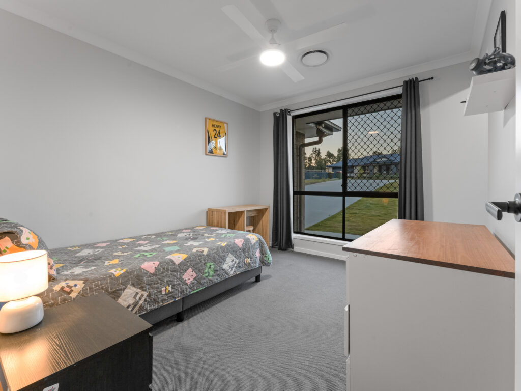 11 Poinciana Avenue, Rifle Range, QLD 4311