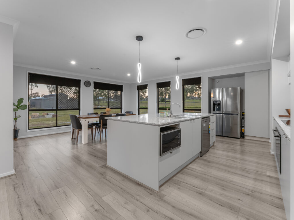 11 Poinciana Avenue, Rifle Range, QLD 4311