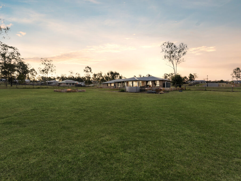 11 Poinciana Avenue, Rifle Range, QLD 4311