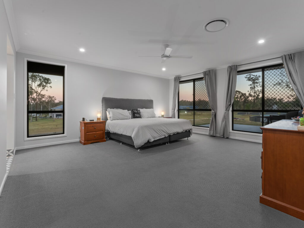 11 Poinciana Avenue, Rifle Range, QLD 4311