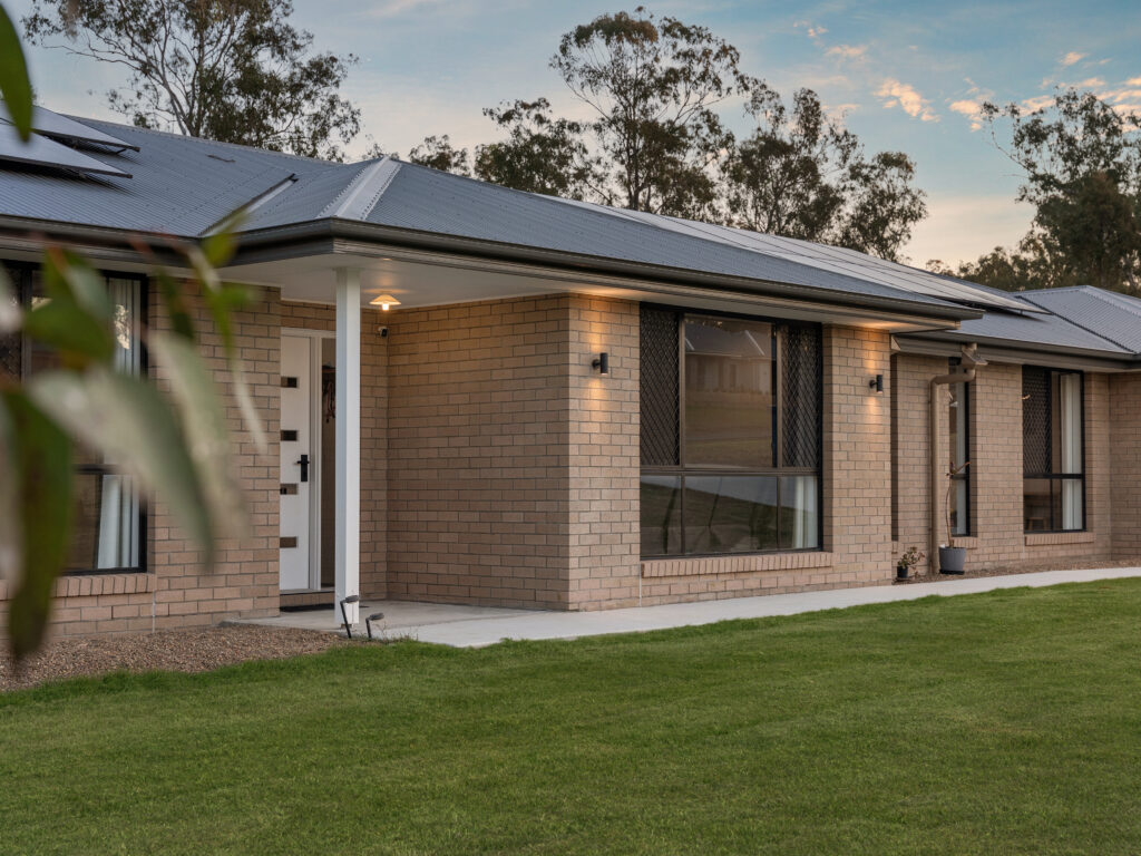 11 Poinciana Avenue, Rifle Range, QLD 4311