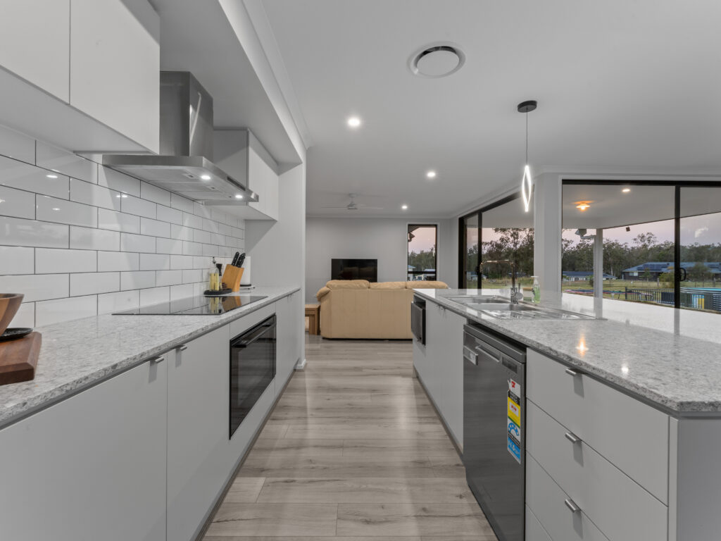 11 Poinciana Avenue, Rifle Range, QLD 4311