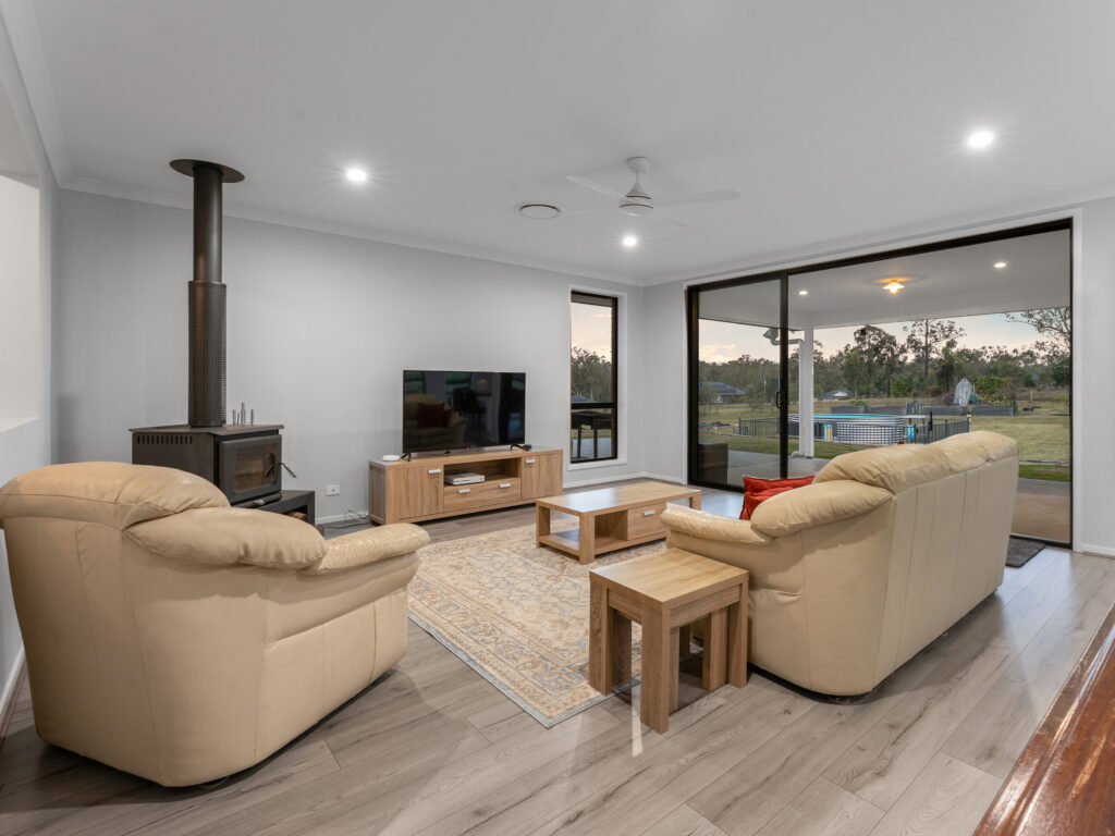 11 Poinciana Avenue, Rifle Range, QLD 4311