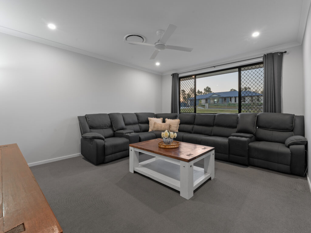 11 Poinciana Avenue, Rifle Range, QLD 4311