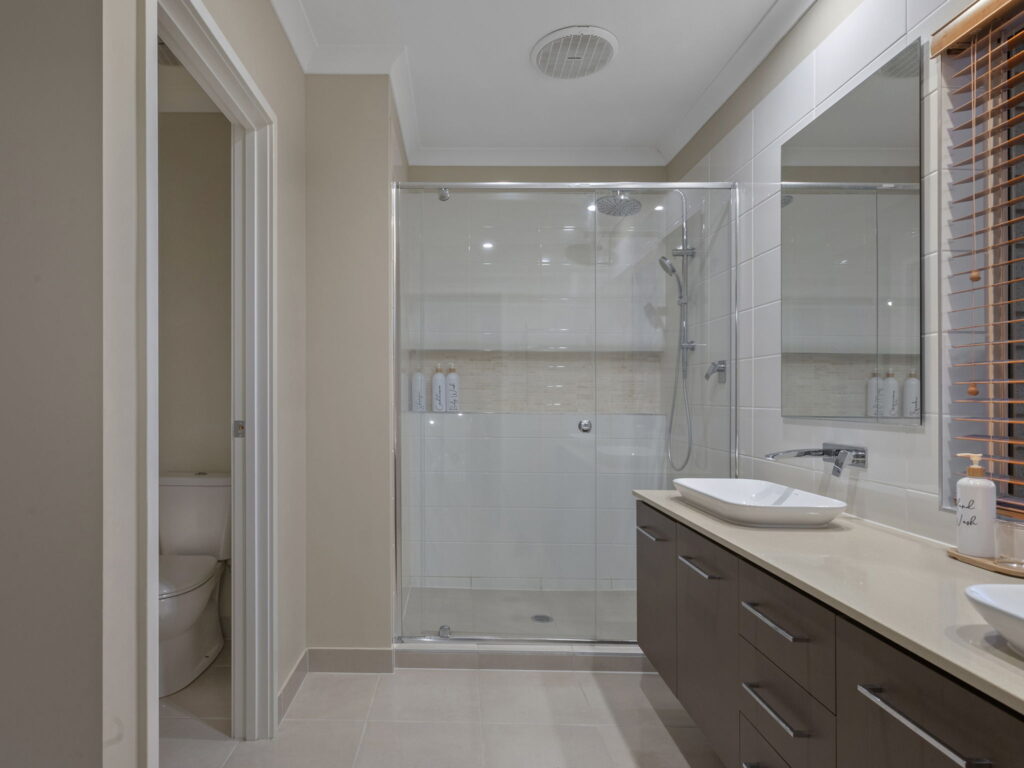 27 Outlook Crescent, Flagstone, QLD 4280