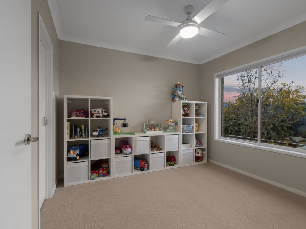 27 Outlook Crescent, Flagstone, QLD 4280