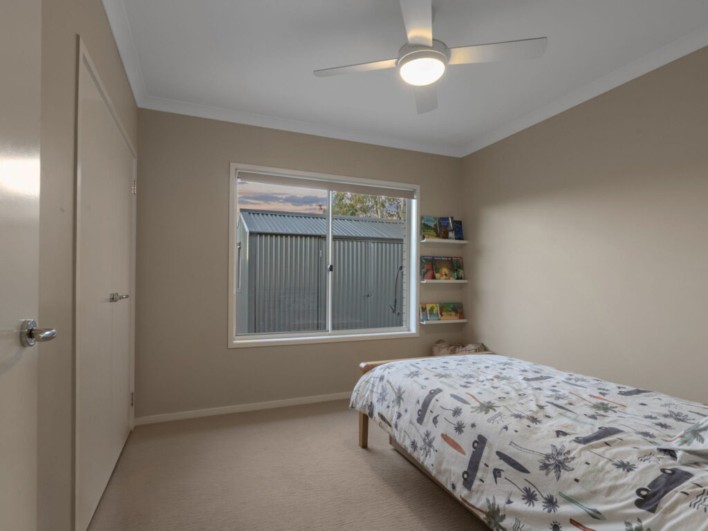 27 Outlook Crescent, Flagstone, QLD 4280