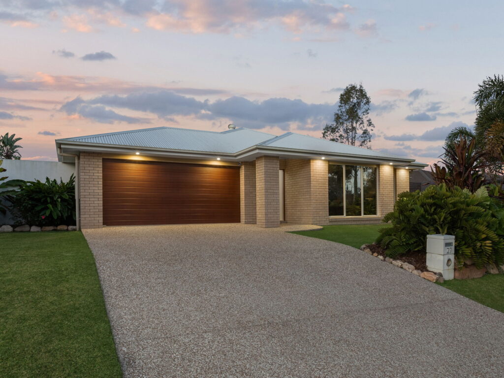 27 Outlook Crescent, Flagstone, QLD 4280