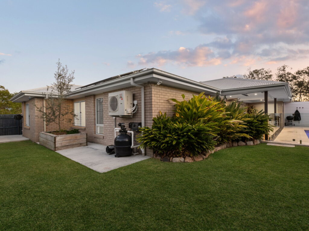 27 Outlook Crescent, Flagstone, QLD 4280