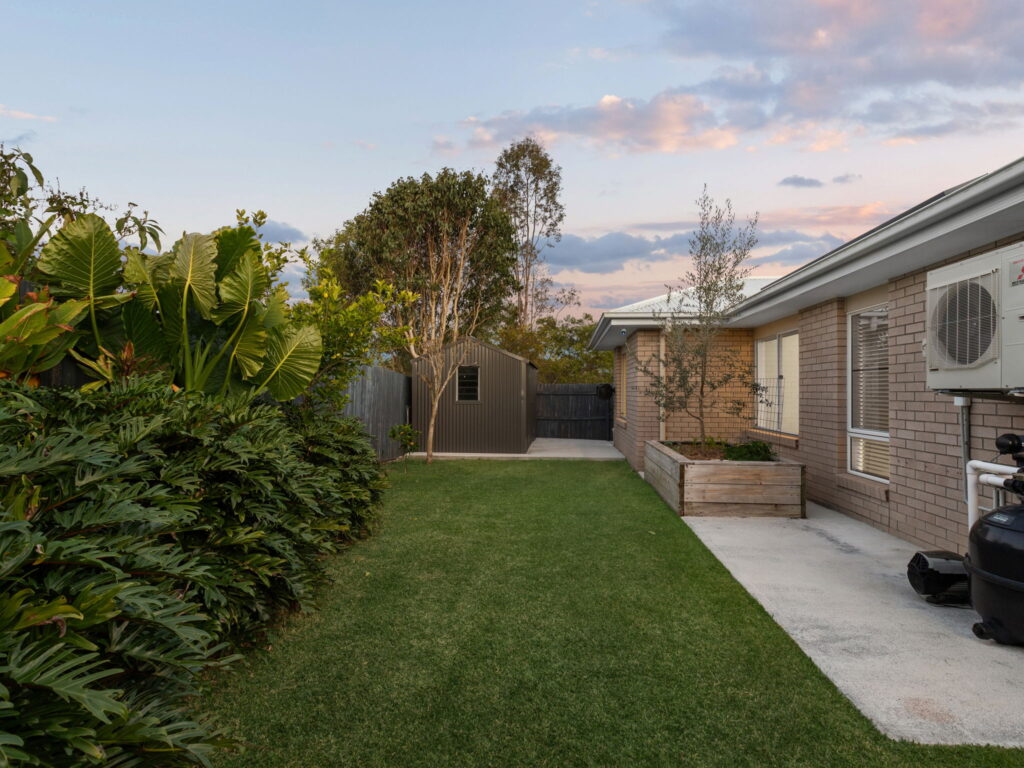 27 Outlook Crescent, Flagstone, QLD 4280