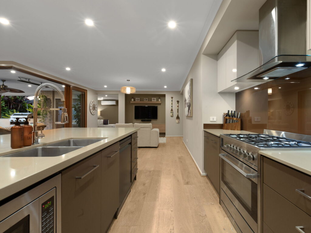 27 Outlook Crescent, Flagstone, QLD 4280