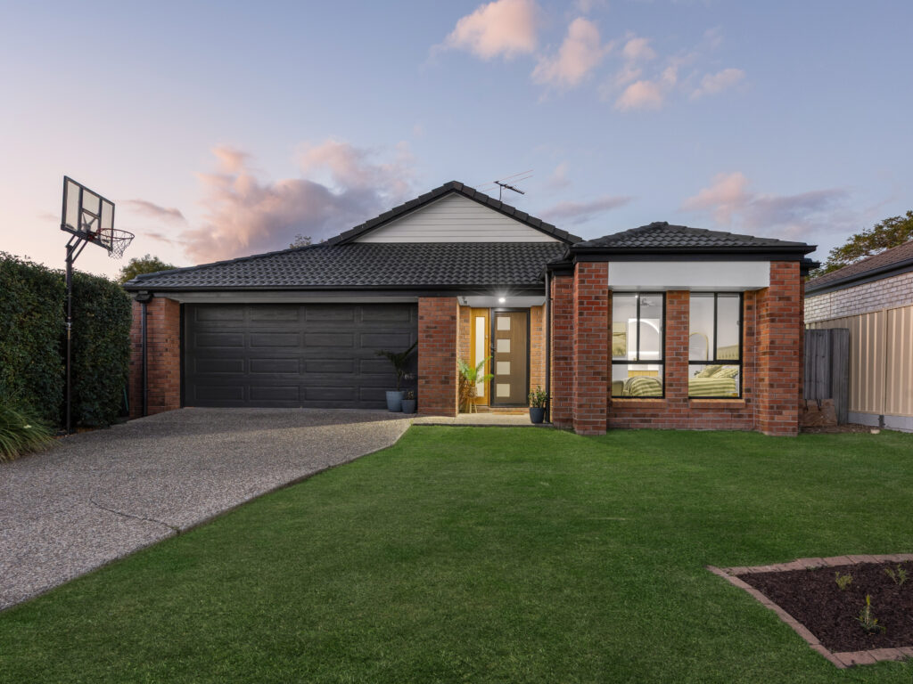 14 Pencarrow Crescent, Raceview QLD 4305