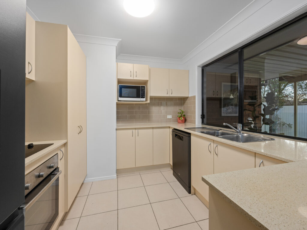 14 Pencarrow Crescent, Raceview QLD 4305