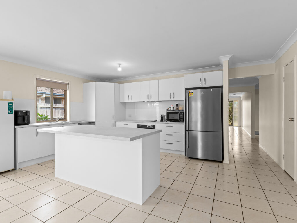 1 Sophie Street, Raceview, QLD 4305