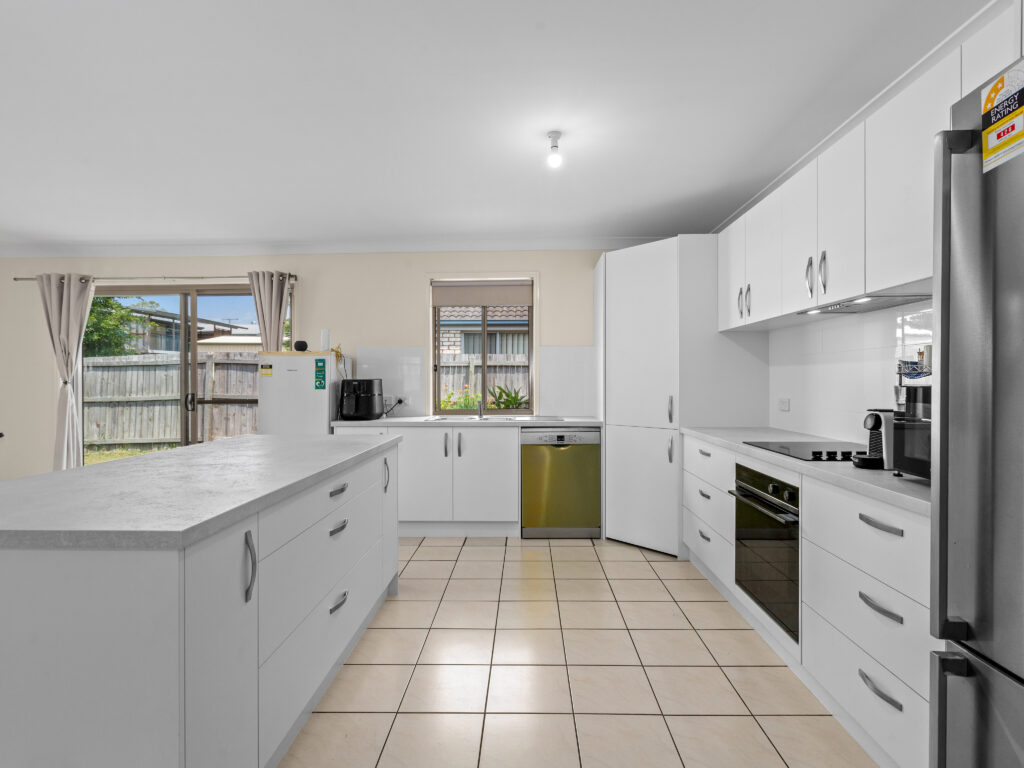 1 Sophie Street, Raceview, QLD 4305
