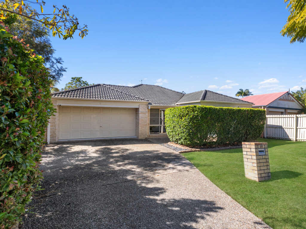 10 Willowtree Drive, Flinders View, QLD 4305