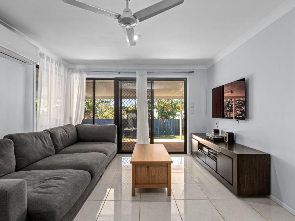 10 Willowtree Drive, Flinders View, QLD 4305