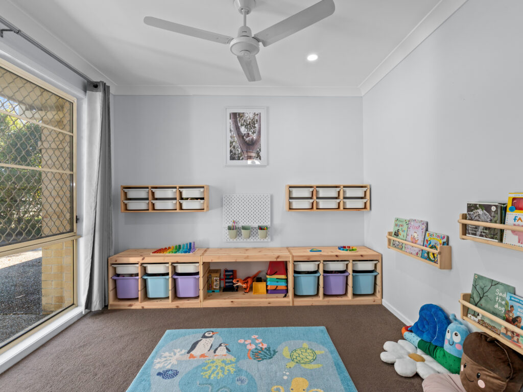 10 Willowtree Drive, Flinders View, QLD 4305