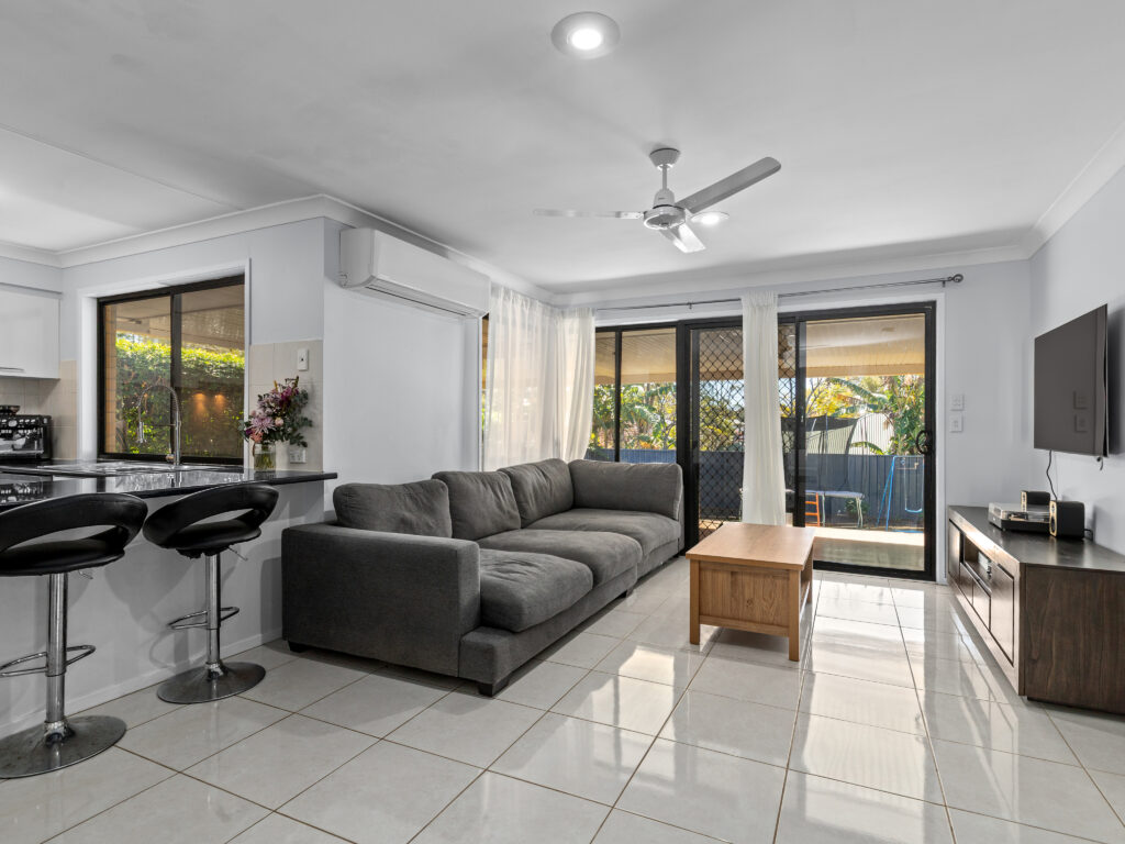 10 Willowtree Drive, Flinders View, QLD 4305